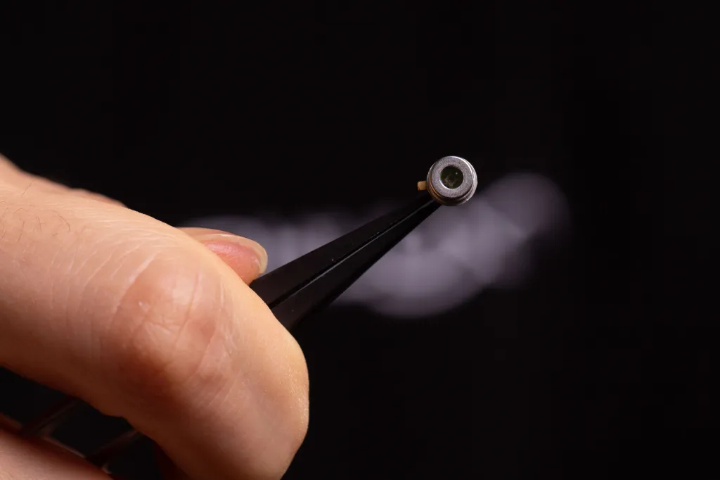 Diode quang tuyết lở dạng TO-CAN