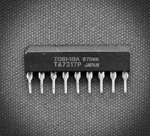 Nhìn lại µPC1237 – mạch bảo vệ loa huyền thoại trong ampli audio TA7317P